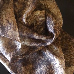 Scarf brown cream white